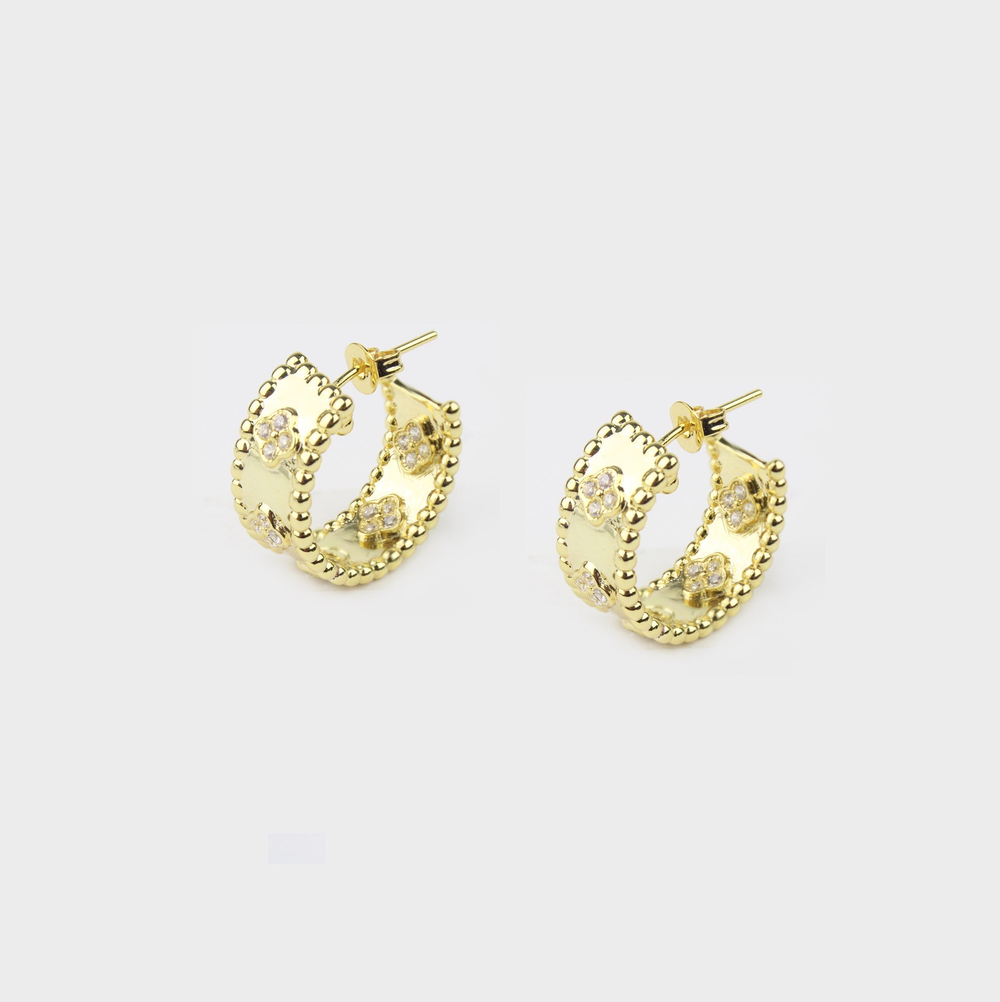 Aretes de aro Perlée Clovers Van Cleef